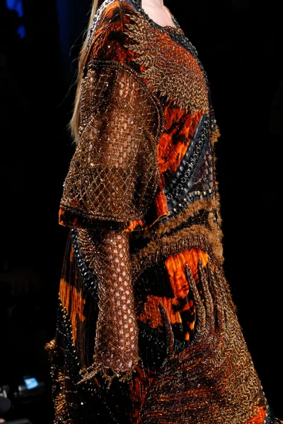 Look 10